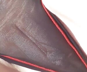 İbne anal pornolar izlet takım elbisesini çıkarır ve kendisi ile oynuyor